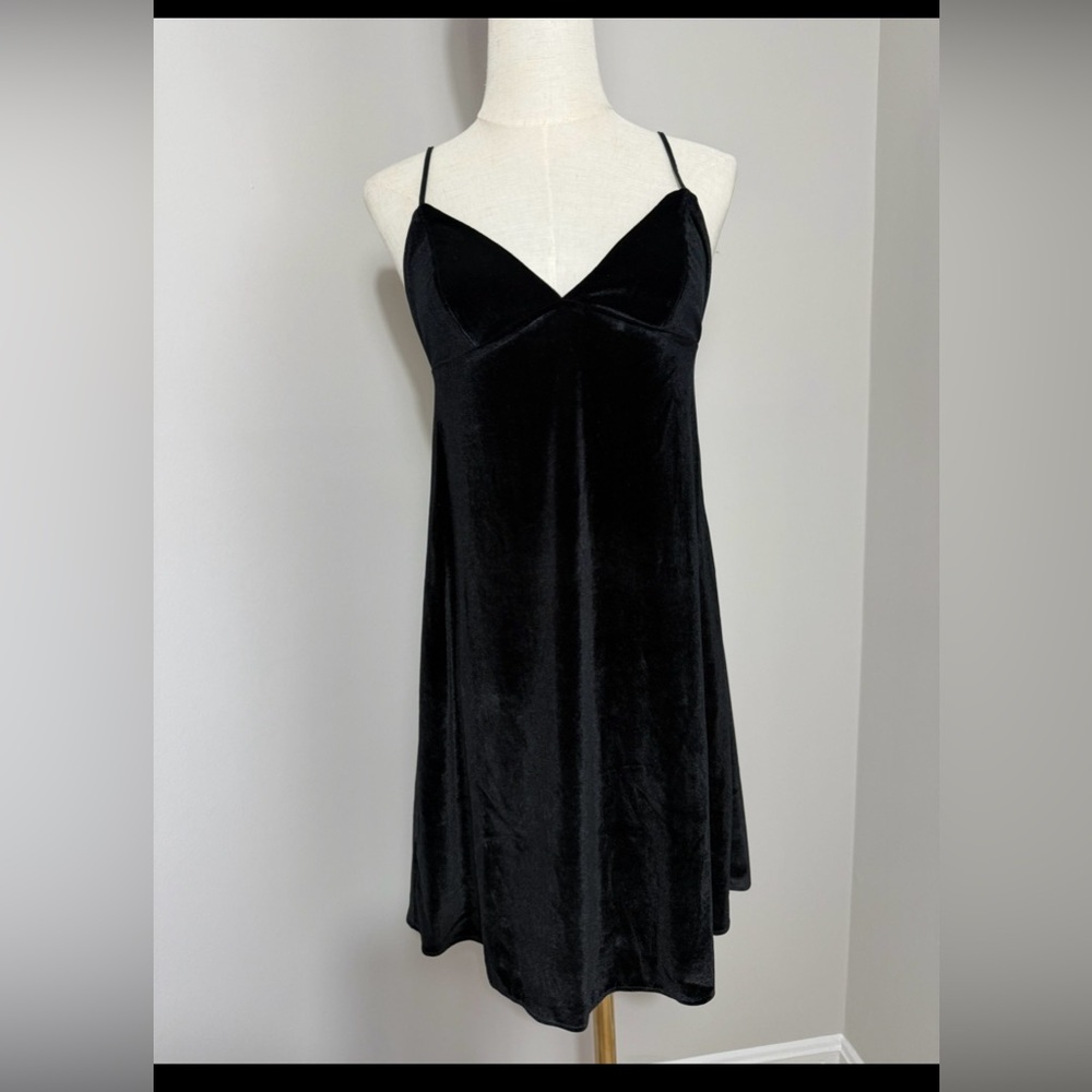 NWT Victoria’s Secret black Slip Dress / babydoll Size small